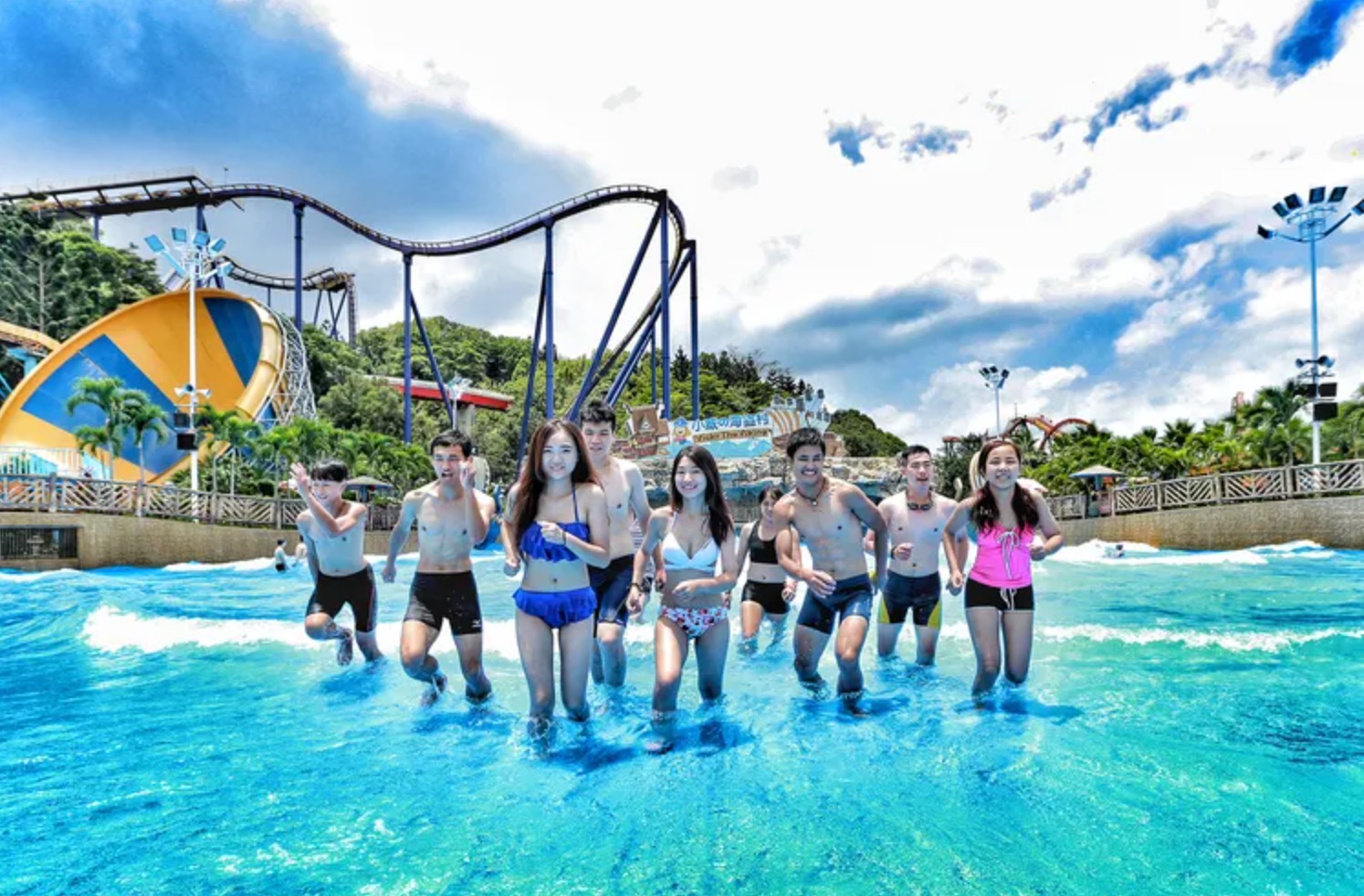 劍湖山世界推出水陸暢玩活動，名字有「水」或「水部首」，均可享499元的門票半價優惠。劍湖山提供