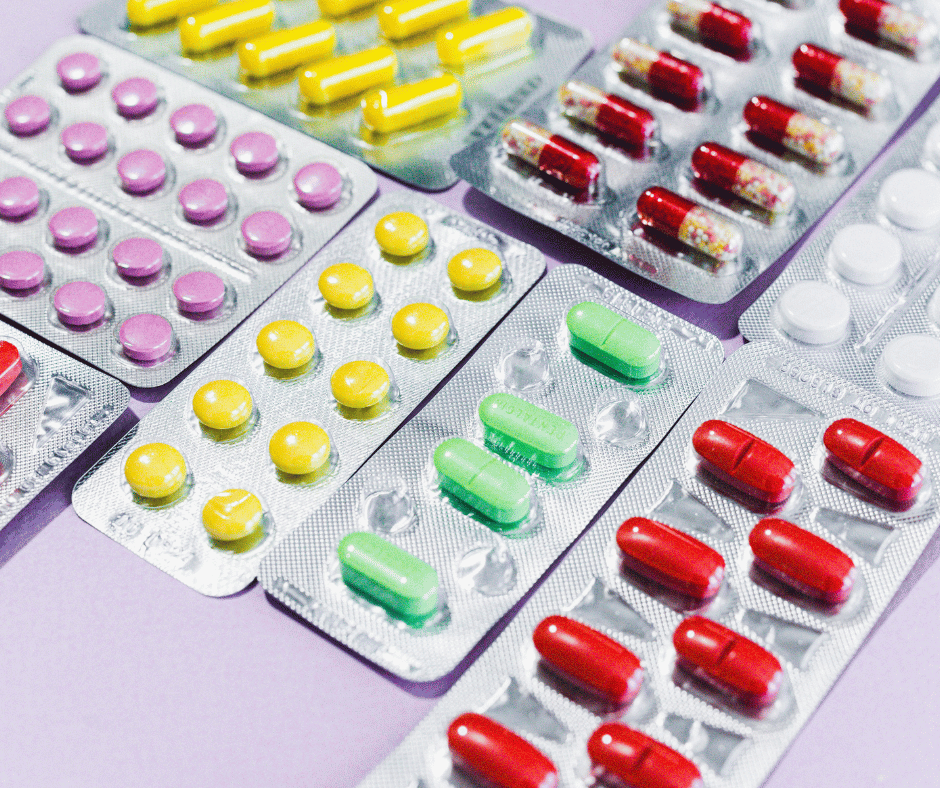 112年健保給付藥物2431億元,使用人數最多的藥物是成分為乙醯氨酚的止痛藥,使用人數達898萬人(示意圖)