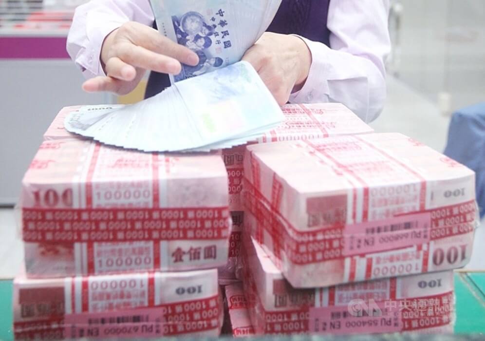 勞退基金大豐收！逾半數勞工分紅超過2萬，467萬人拿5萬以上