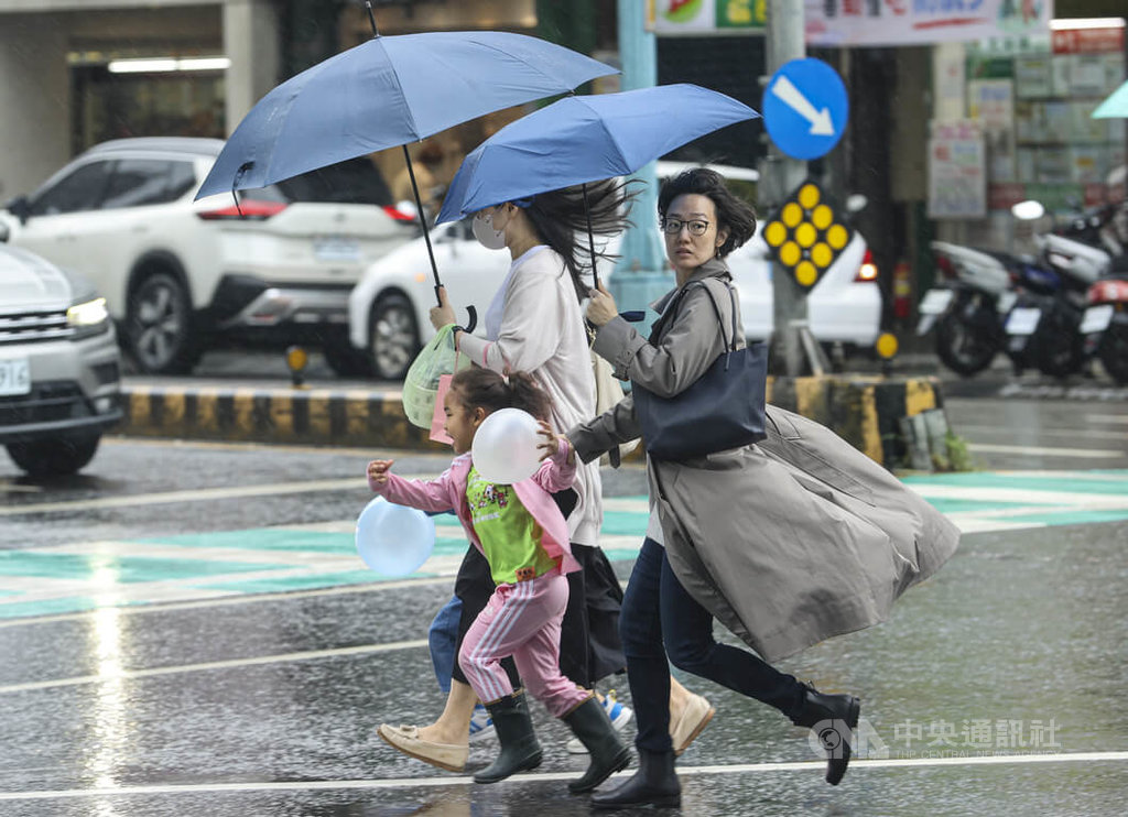 雨快停了！16日起全台高溫上看30度　一週轉晴迎回暖天氣