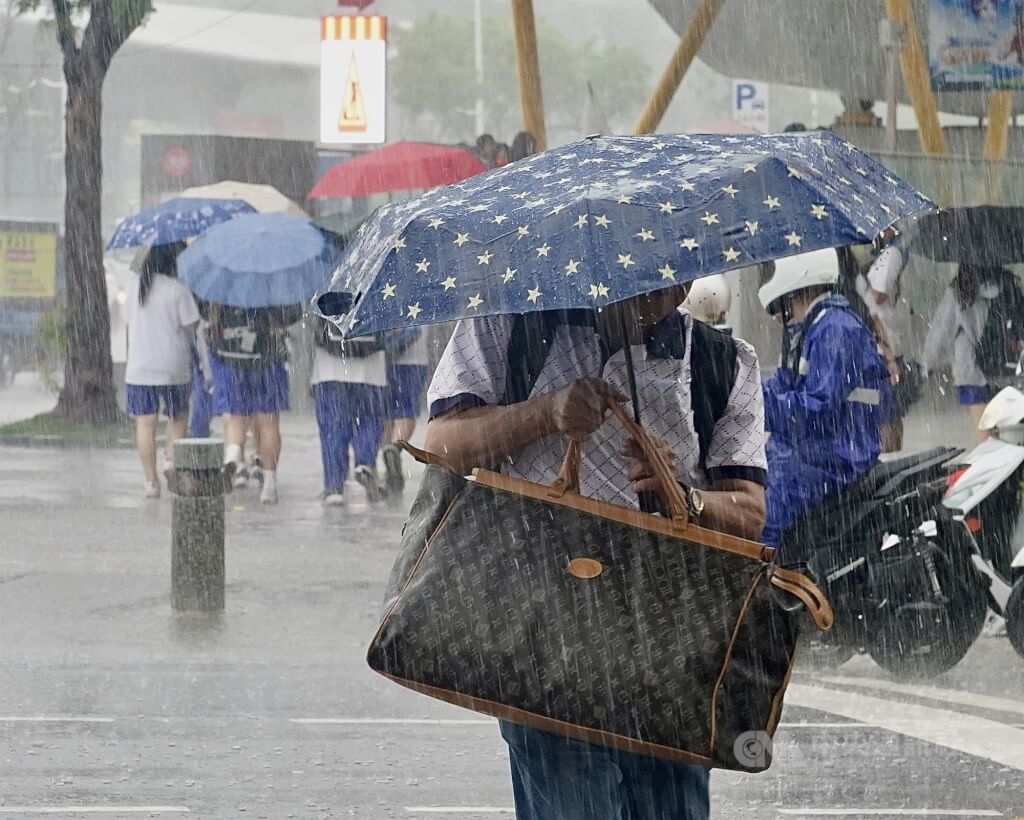 天氣連日多雲午後雨　熱帶擾動接近、週中留意高溫長浪
