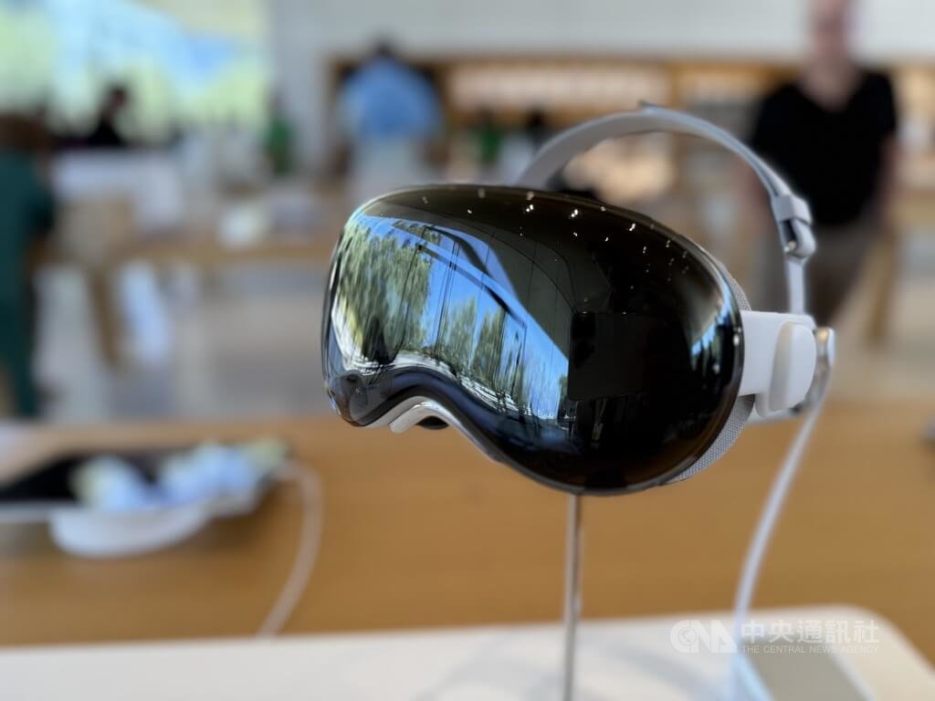 蘋果全力衝刺頭戴裝置！爆開發7款新品　智慧眼鏡、Vision Pro接力登場