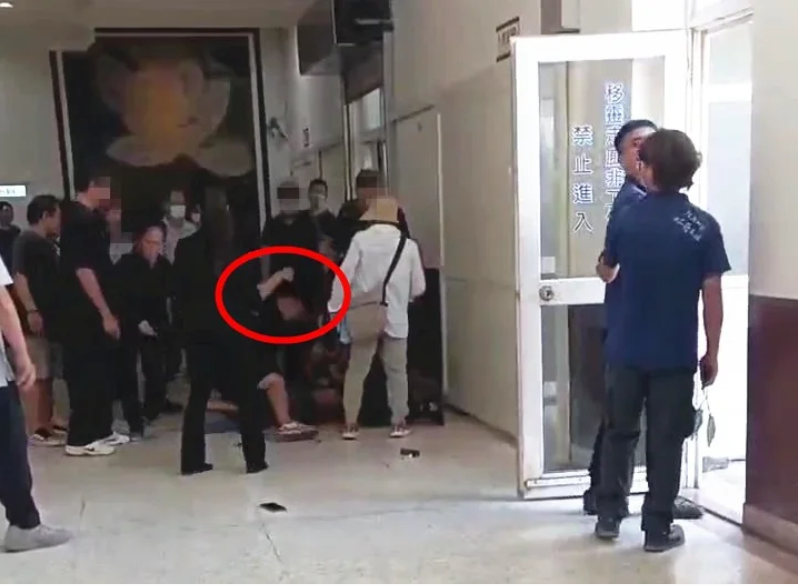 新竹殯儀館再出包！阿嬤遭誤燒，孝孫崩潰喊「最後一面見不到」 業者還偷打人