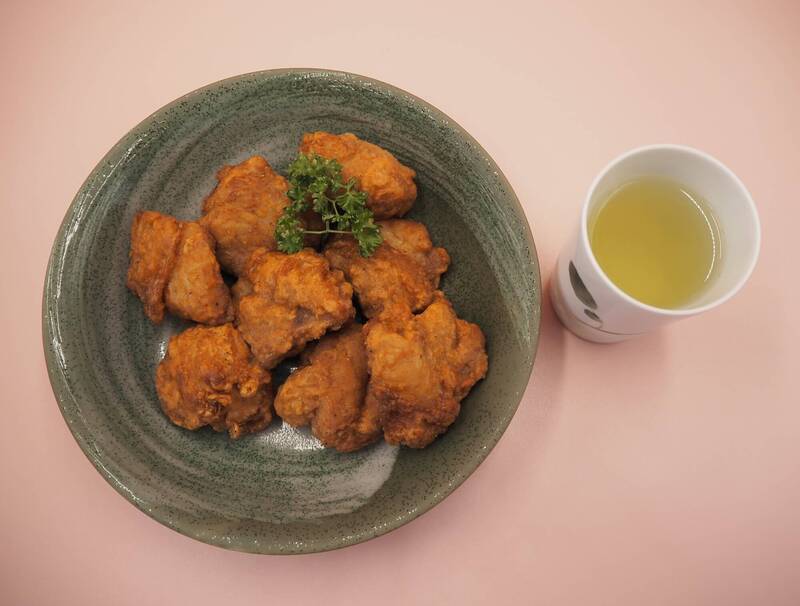 炸雞配綠茶能「去油」？營養師打臉：這樣想太天真