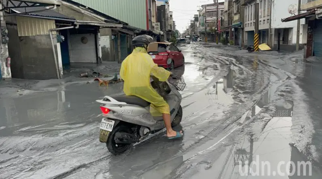 花蓮光復災情慘烈！馬太鞍堰塞湖溢流 市區泥濘14死多人失聯