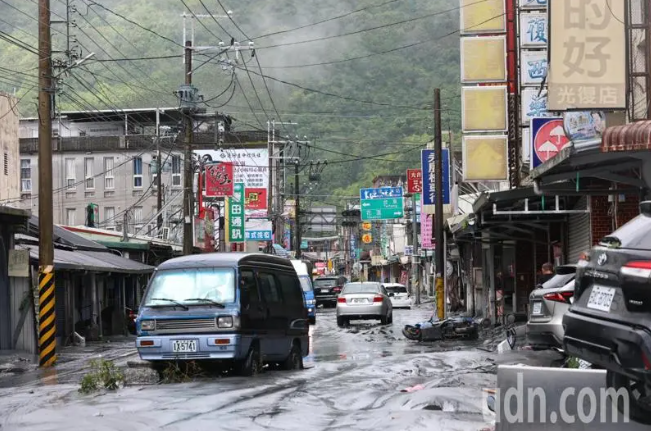花蓮光復災情慘烈！馬太鞍堰塞湖溢流 市區泥濘14死多人失聯