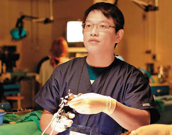 新北知名獸醫師偷吃離婚又不給錢 法院判賠前妻與子女3881萬!原因曝光