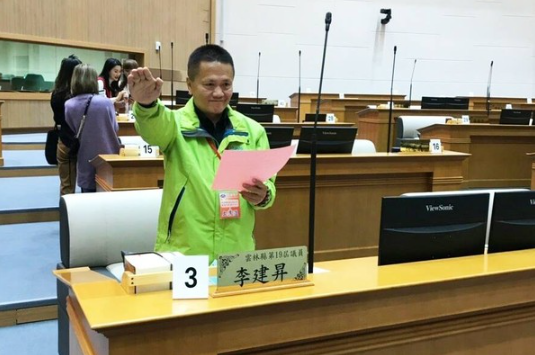 雲林「小鋼砲議員」李建昇爆13年婚外情　助理燒炭獲救腦傷智商剩59