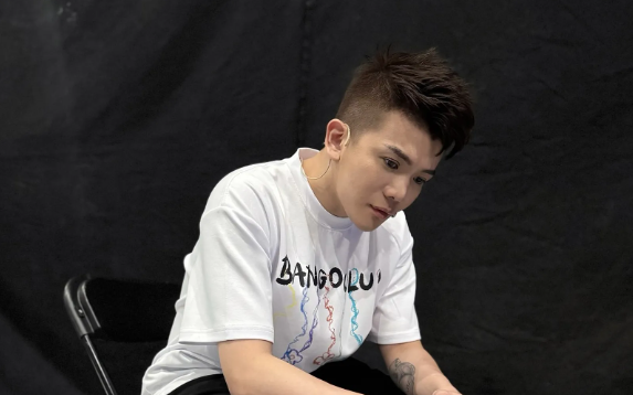 孫生認與未成年性交賠 65 萬和解 怒控拳願設局、記者會失控離場